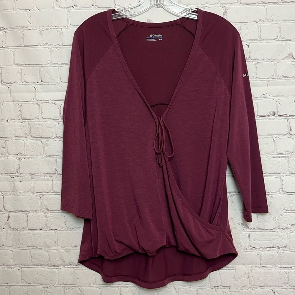 Columbia Surplice V Neck 3/4 Sleeve Top